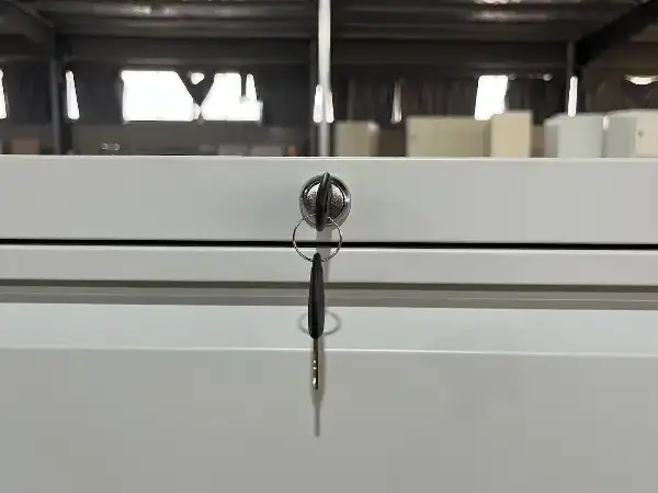 4-Drawer Gooseneck Handle Wide Locker-1